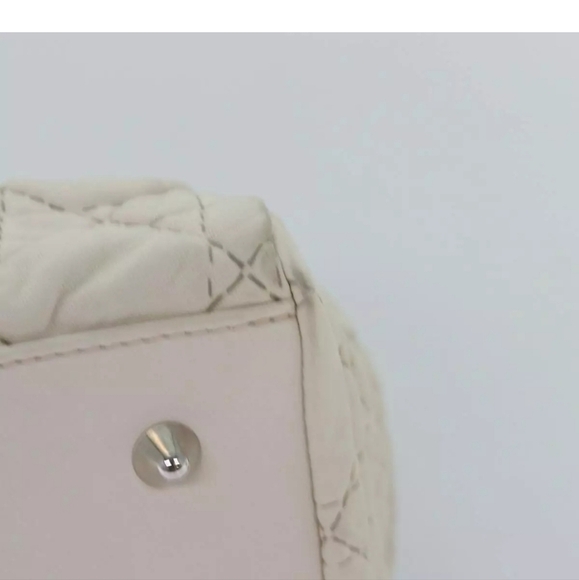 CHRISTIAN DIOR Lady Dior Cannage Cream/White Leather Hand Bag! - Picture 9 of 16